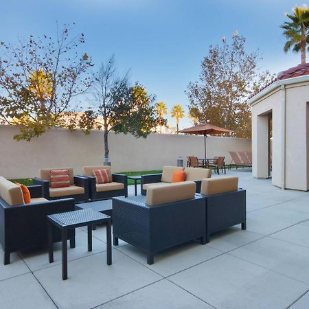 Courtyard By Marriott Palmdale Hotel Екстериор снимка