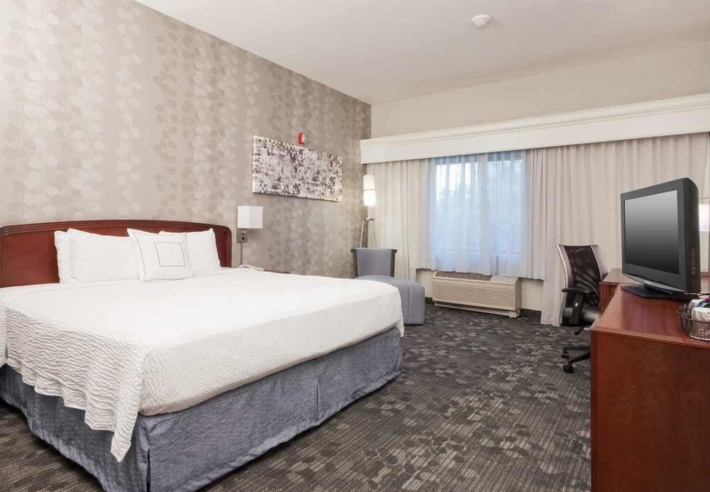 Courtyard By Marriott Palmdale Hotel Екстериор снимка