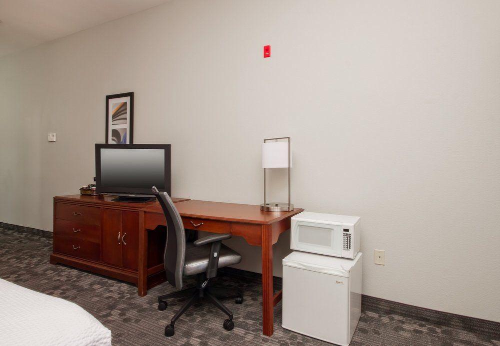 Courtyard By Marriott Palmdale Hotel Екстериор снимка