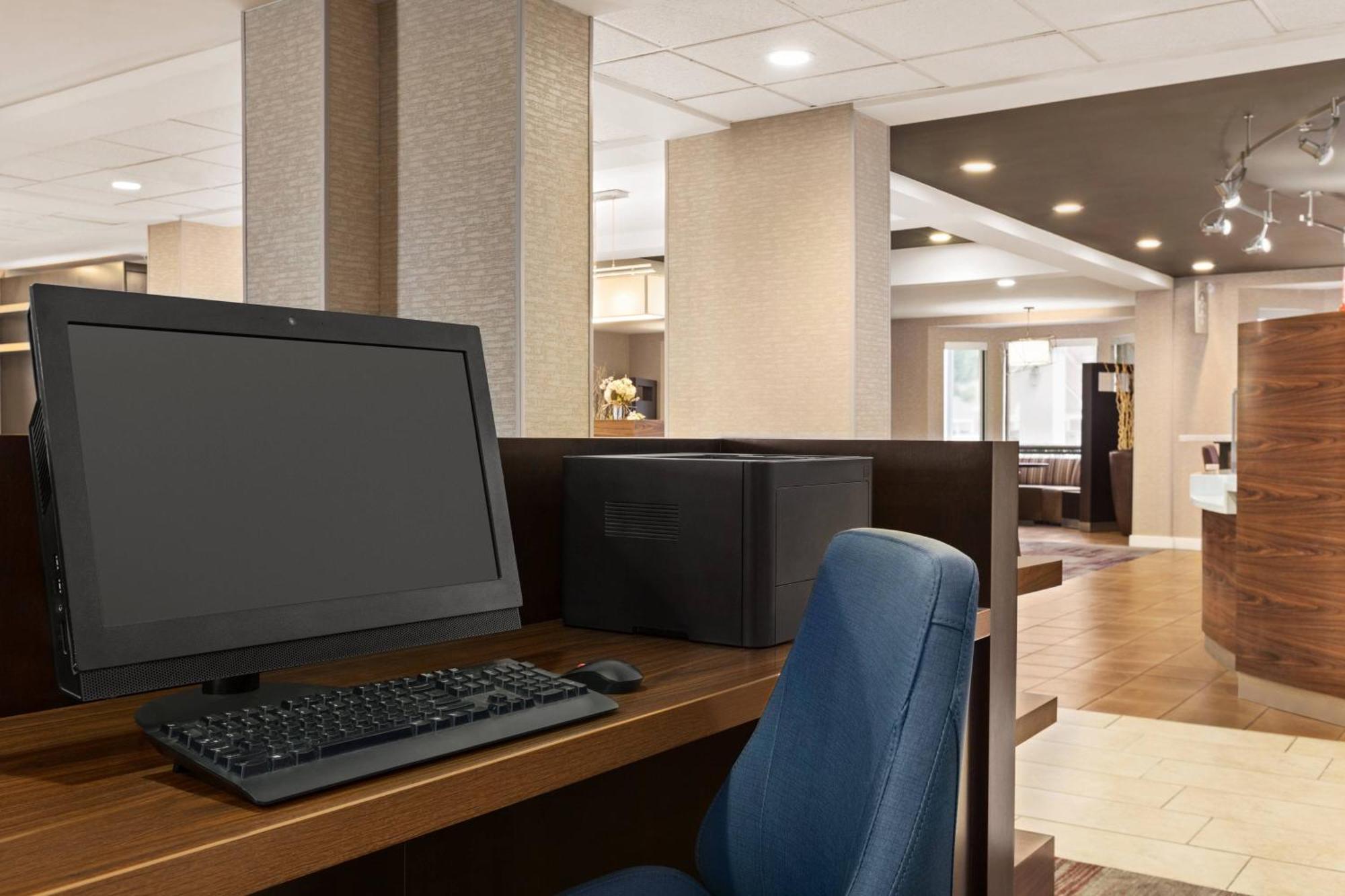 Courtyard By Marriott Palmdale Hotel Екстериор снимка