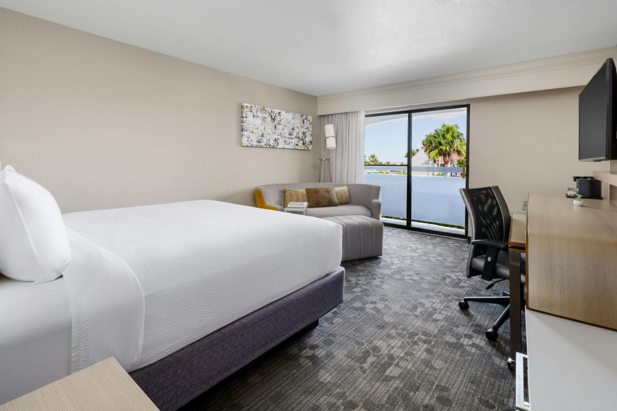 Courtyard By Marriott Palmdale Hotel Екстериор снимка