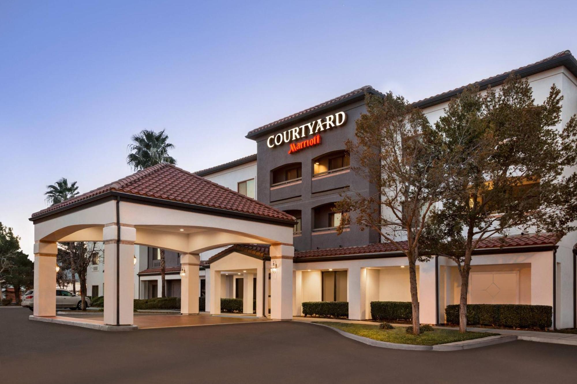 Courtyard By Marriott Palmdale Hotel Екстериор снимка