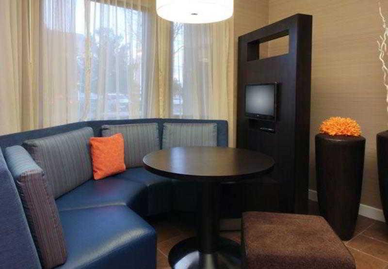 Courtyard By Marriott Palmdale Hotel Екстериор снимка